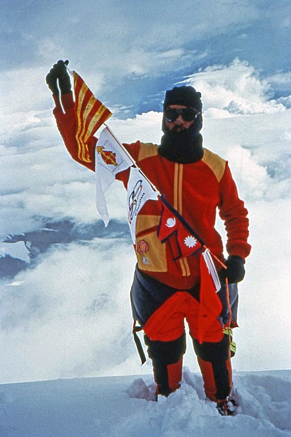 2 - CADIACH Everest (8.848m) 28 d'agost de 1985 i per segon cop el 17 de maig de 1993