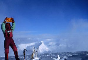 4 - Cho Oyu, (8.201m) 28 setembre 1996 junt alpinista austriaco Sebastian Ruckesteiner obren vía Free Tibet en el Cho Oyu