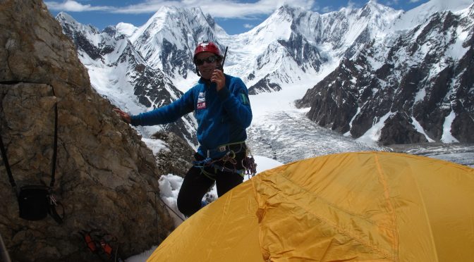 Cadiach aclimata a C2 (6.400m) i espera bones noticies del Nanga de Zerain i Galván