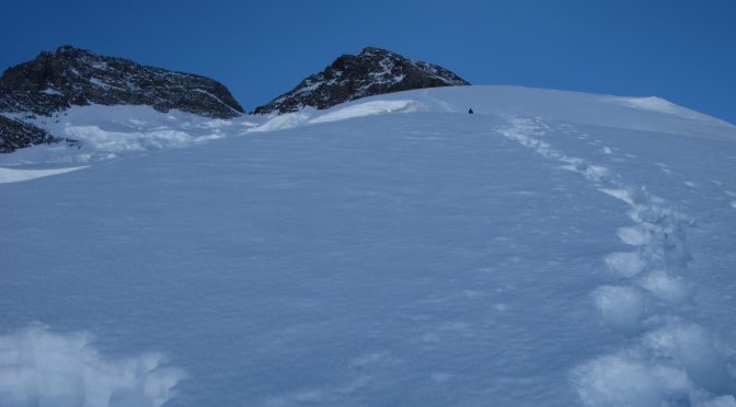Cadiach es retira a 50 metres del coll de Broad per mal temps i acumulació de neu