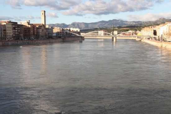 El riu Ebre al seu pas per Tortosa