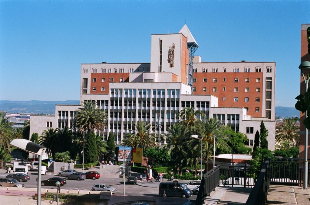 Façana de l'hospital Joan XXIII