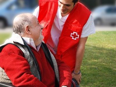 Creu Roja Tarragona intensifica l’atenció a les persones grans davant les altes temperatures