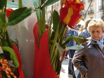 La Rambla Nova de Tarragona torna a bullir d’activitat aquest Sant Jordi