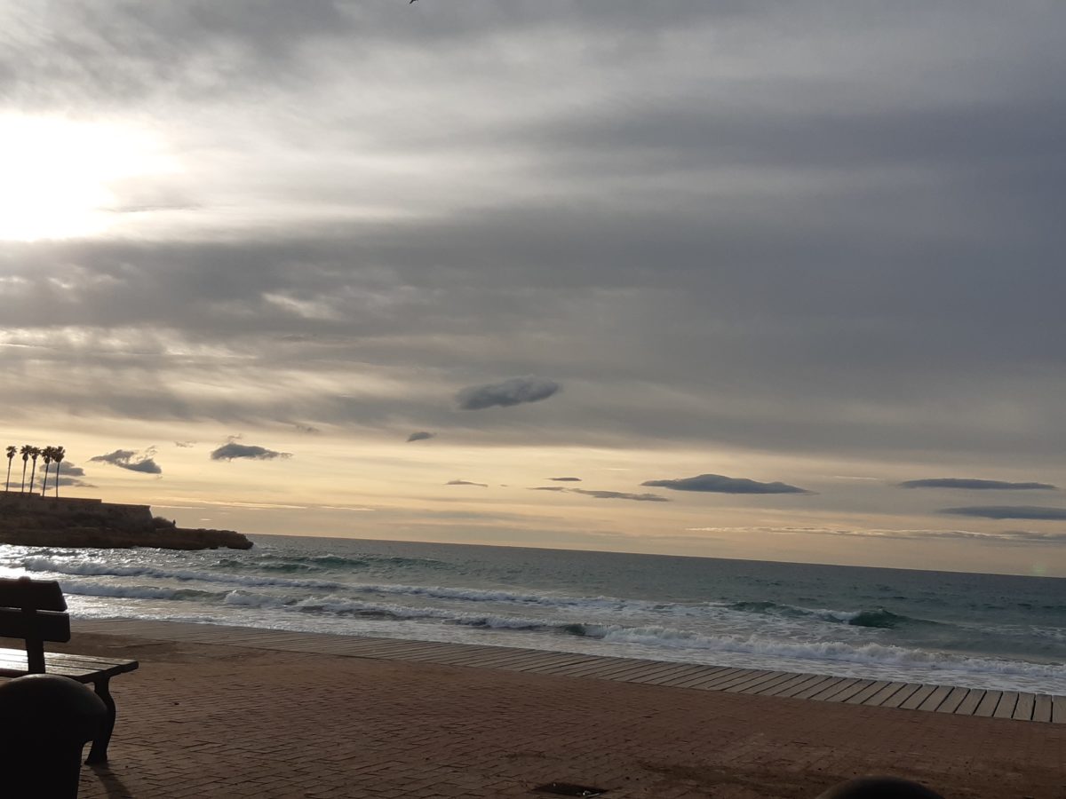 La Playa de nit, el programa de música surf, onades i vent de la ràdio