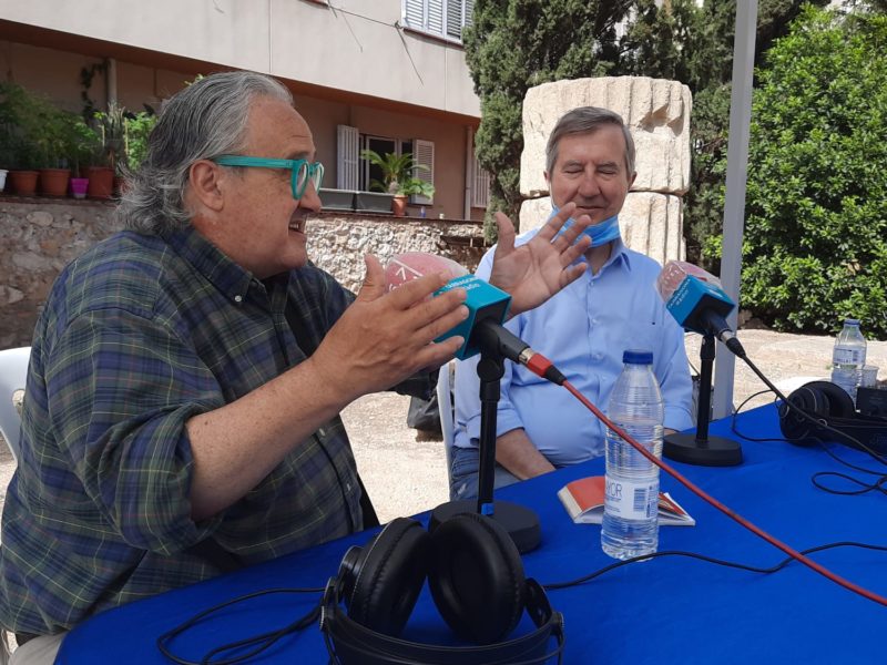 Magí Seritjol i Joaquín Ruiz de Arbulo durant l'entrevista amb Tarragona Ràdio.