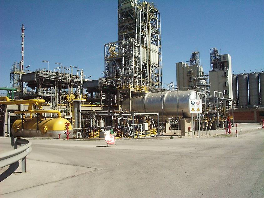 Planta de polietilè d'alta densitat a l'àrea de química del Complex Industrial de Repsol a Tarragona.