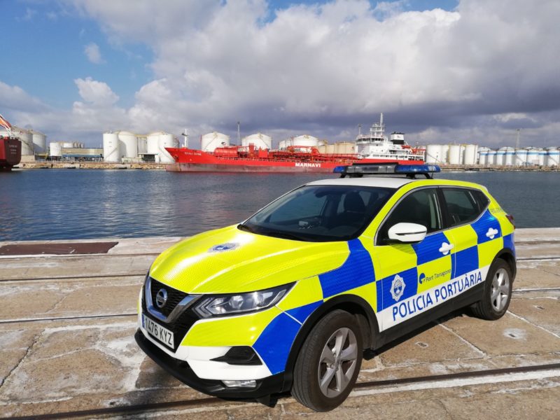 Cotxe Policia Portuària al moll colors Battenberg