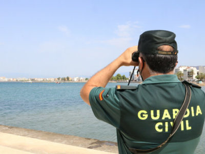 Set detinguts i 14 investigats per extorsionar a través de pàgines sexuals