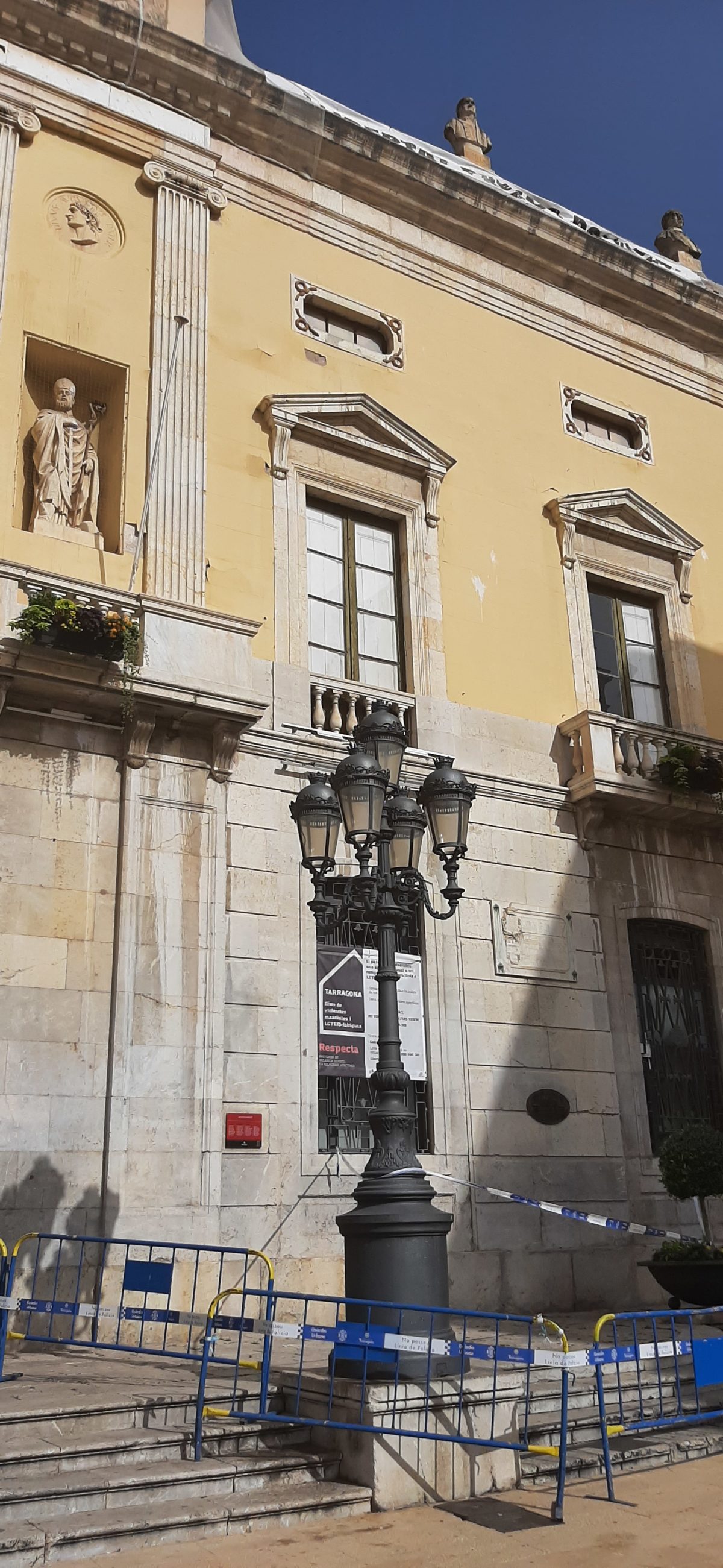 Obres a la façana de l'Ajuntament de Tarragona