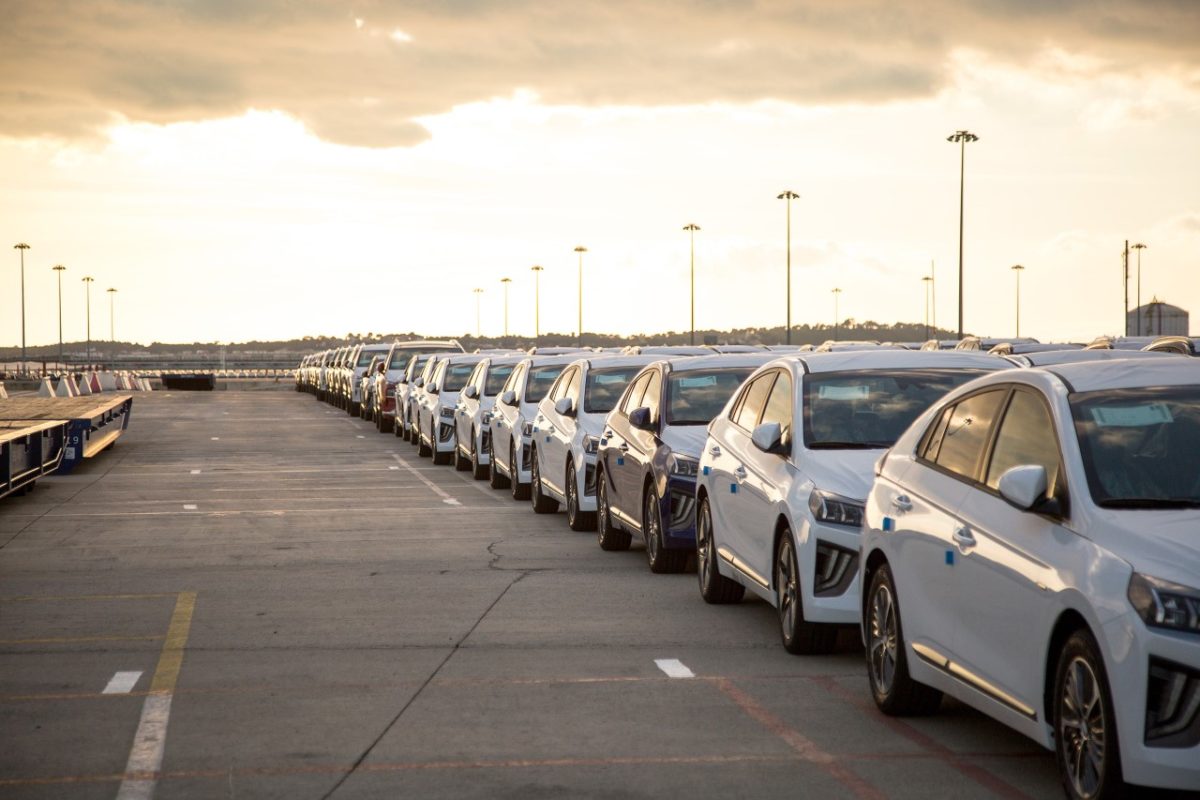 Vehicles transportats a les instal·lacions del Port de Tarragona.
