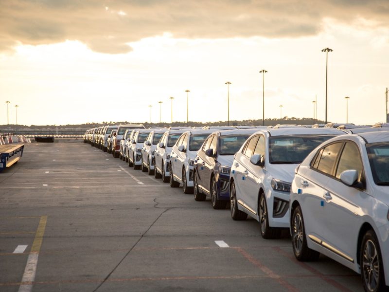 Vehicles transportats a les instal·lacions del Port de Tarragona.