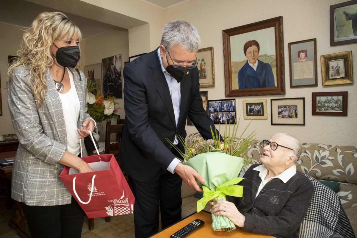RICOMÀ VISITA A L’AVIA CENTENÀRIA