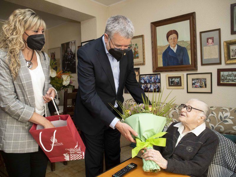 RICOMÀ VISITA A L’AVIA CENTENÀRIA