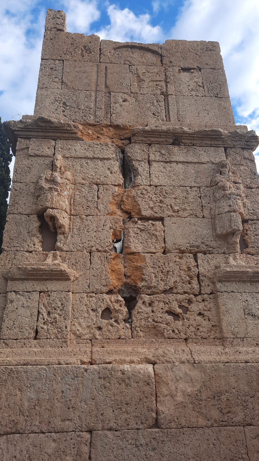 La Torre dels Escipions ha patit una fissura com a conseqüència d'un llamp.