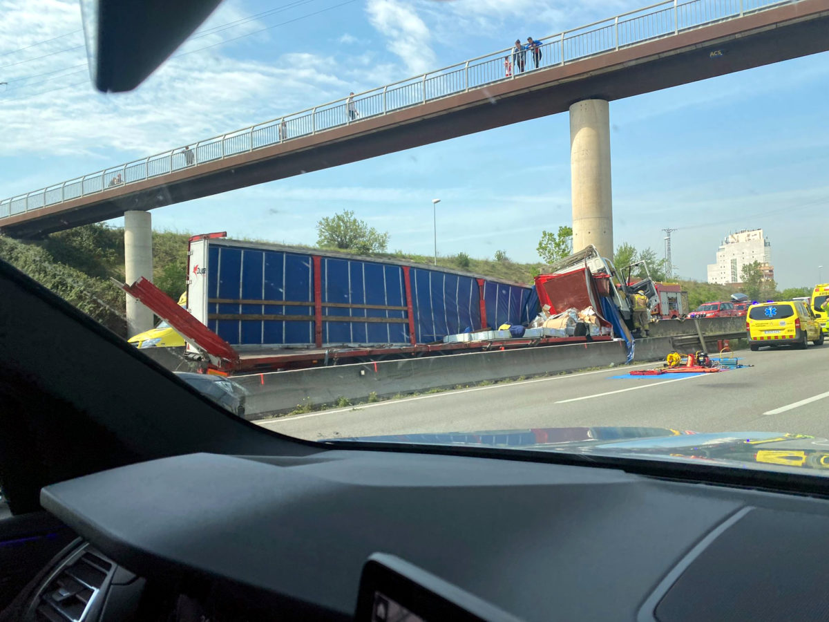 Camió accidentat AP_-7