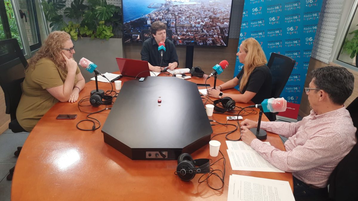 Sandra Ramos, Cristina Guzmán i Manel Castaño, a la tertúlia política d'aquest dimarts a Tarragona Ràdio.
