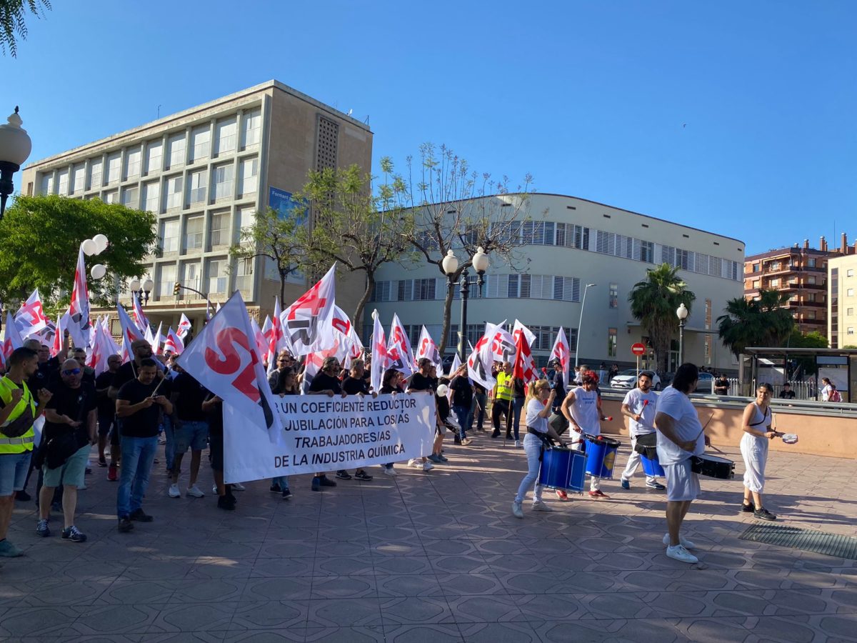 Manifestació sindicat STR sector químic 2022