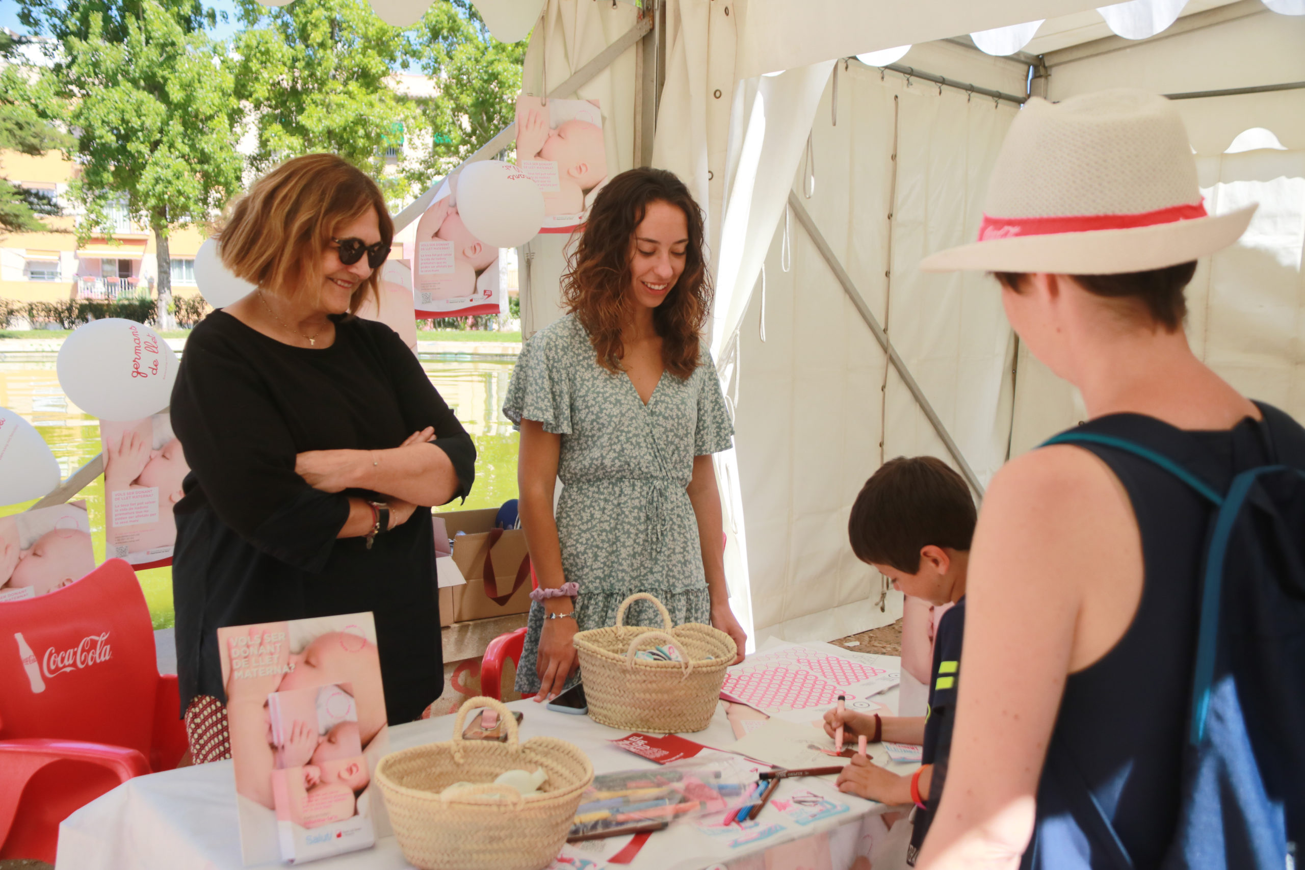 El banc de llet ocupa una de les paradetes instal·lades al Camp de Mart amb motiu del Festival Teta de Tarragona Data de publicació: diumenge 05 de juny del 2022, 12:57 Localització: Tarragona Autor: Ariadna Escoda