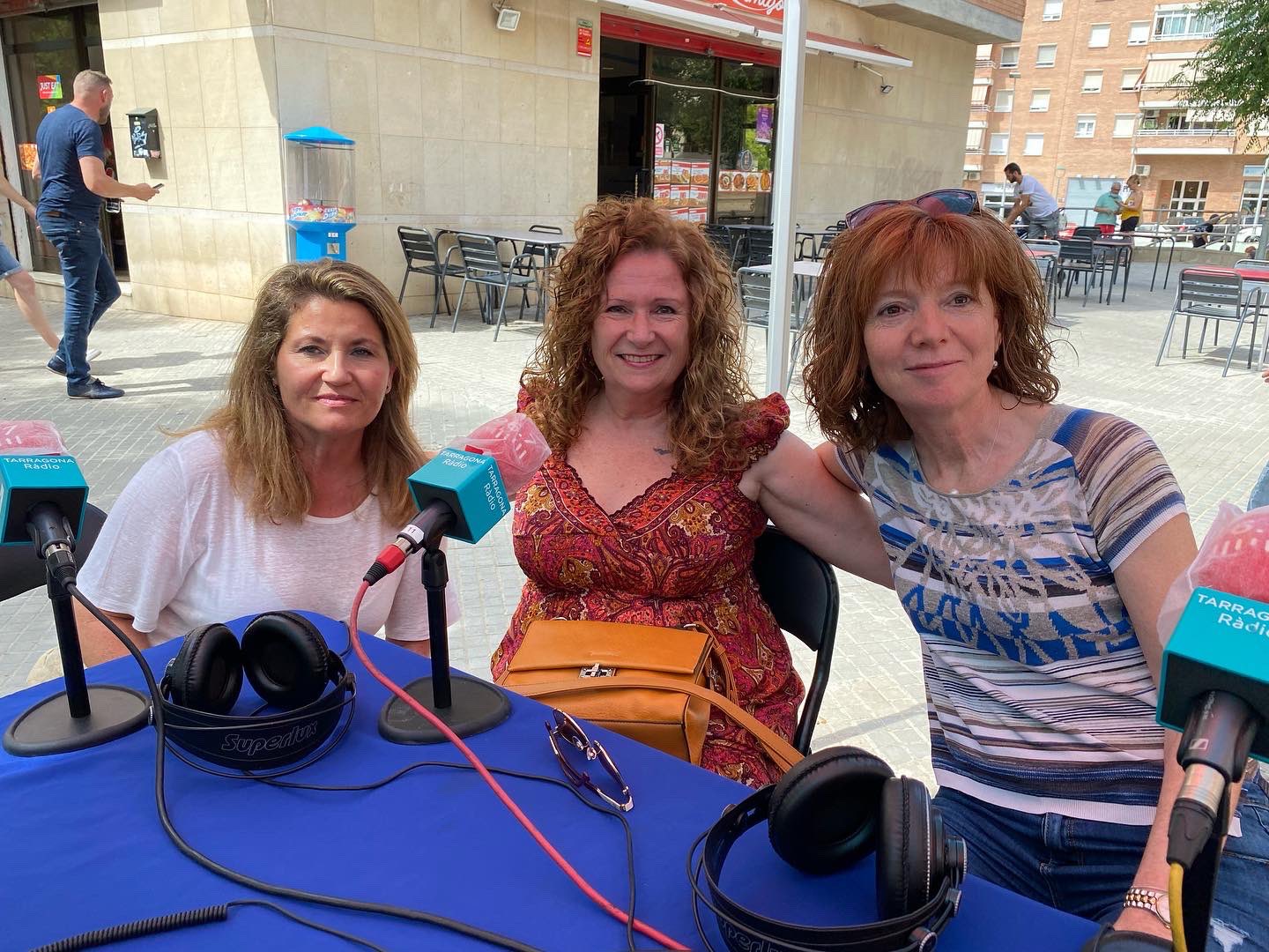 Dolors Cano, directora de l’escola Marcel·lí Domingo; Adriana Sánchez, directora de l’Escola Sant Pere i Sant Pau, Anna Carles, directora de l’Institut Sant Pere i Sant Pau i Amat Callen, responsable de la Xarxa de Centres Cívics de Tarragona