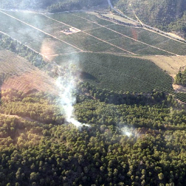 columna de fum de l'incendi a mora d'Ebre