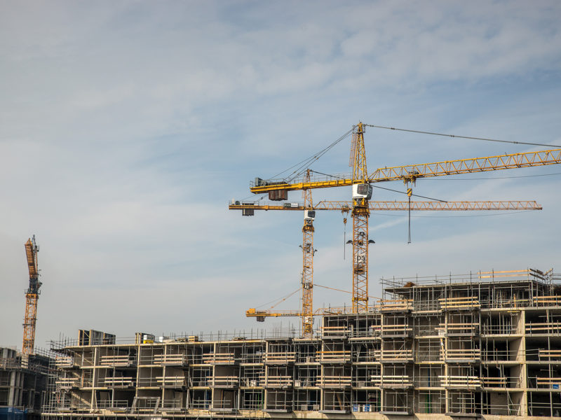 construcció edifici grues