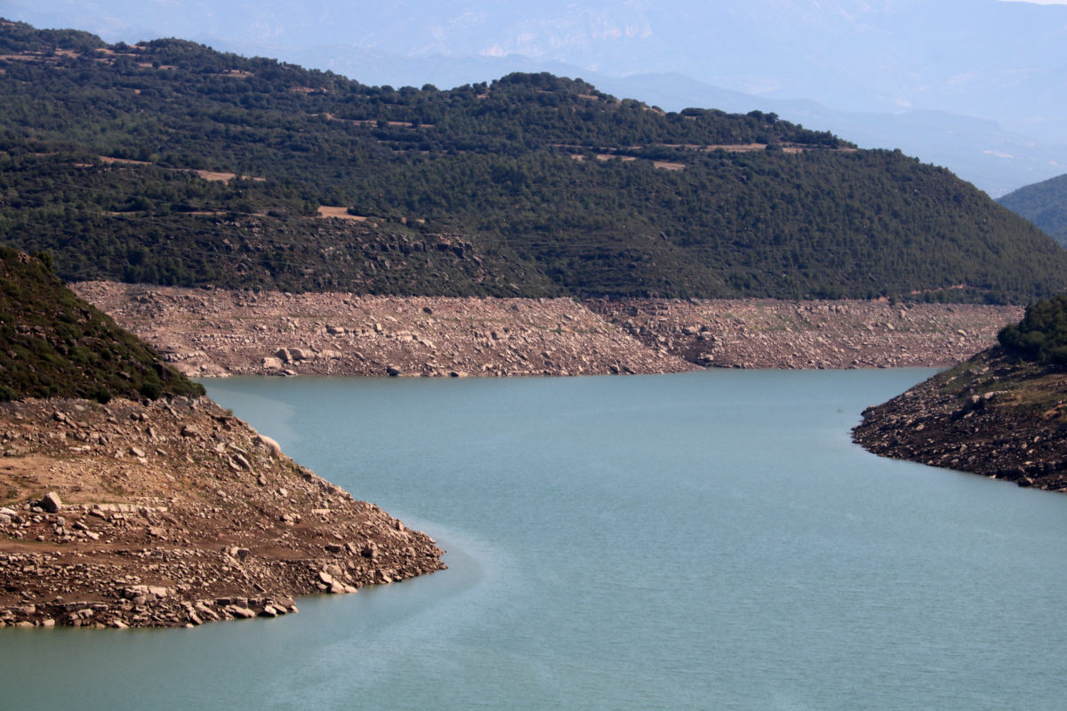 L'embassament presenta un baix nivell de reserva d'aigua per la sequera