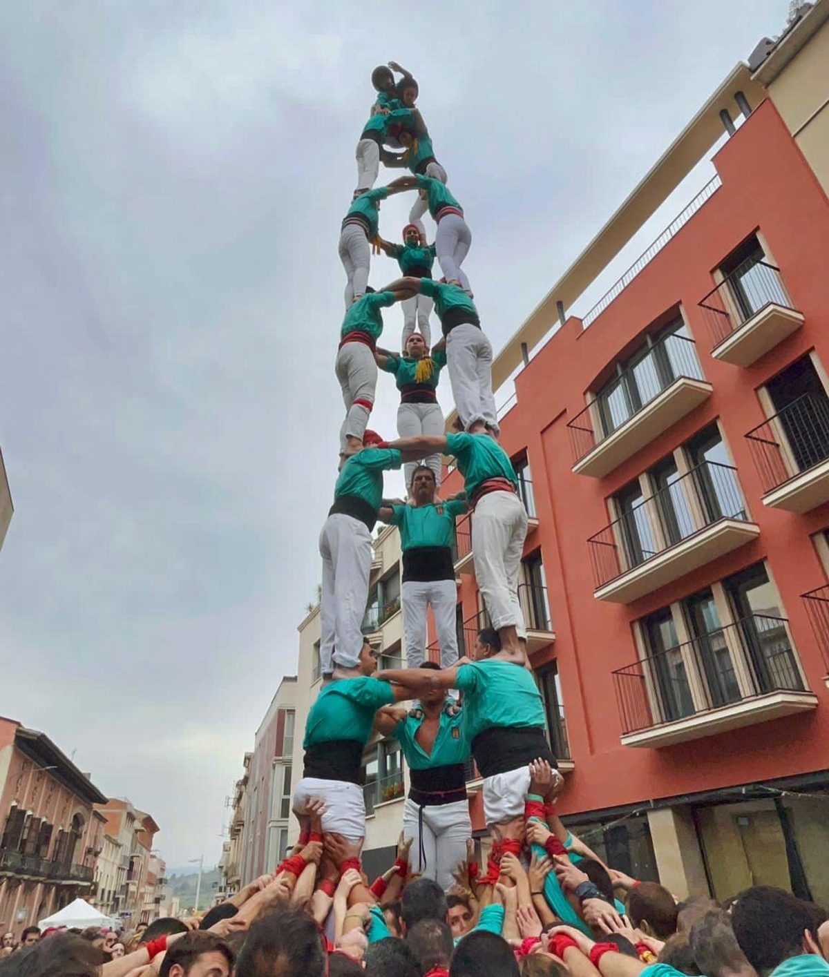 FOTO: El 3 de 8 dels Castellers de Sant Pere i Sant Pau aquest dissabte a Cal Figarot FIRMA: CASTELLERS DE SANT PERE I SANT PAU