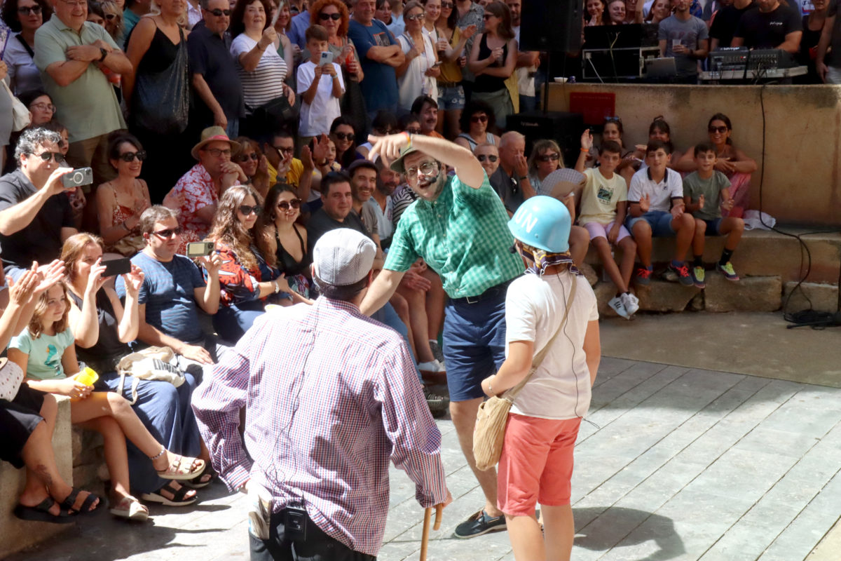 Imatge d'un instant de la representació de Raperes i Vells, aquest dissabte a Tarragona Data de publicació: dissabte 20 d’agost del 2022, 14:36 Localització: Tarragona Autor: Eloi Tost