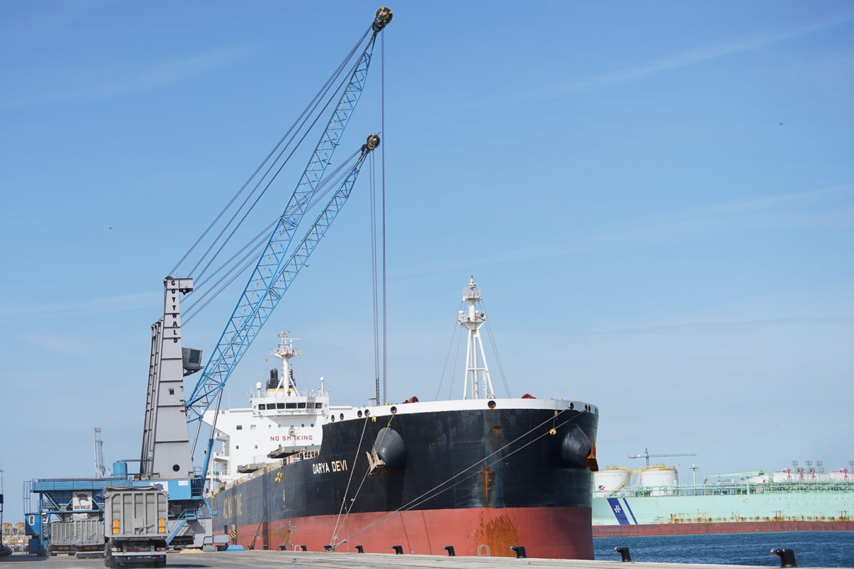 vaixell de cereals al port de Tarragona