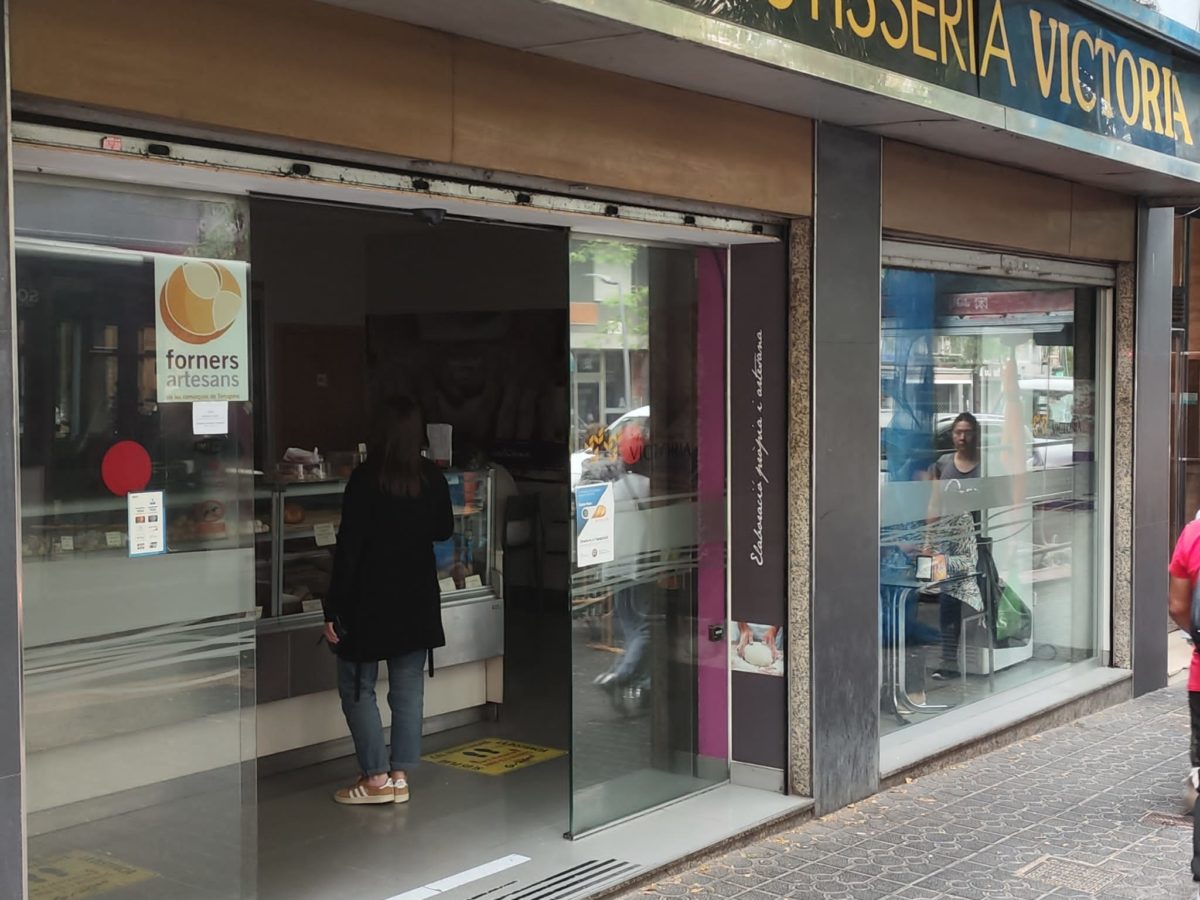 Forns de pa i fleques a les fosques per protestar contra el preu de la llum