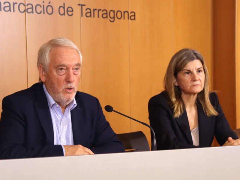 L'exalcalde de Vila-seca, Josep Poblet, i l'exregidora d'Urbanisme, Manuela Moya, durant la roda de premsa a la seu del Col·legi de Periodistes Data de publicació: dijous 06 d’octubre del 2022, 19:19 Localització: Tarragona Autor: Eloi Tost