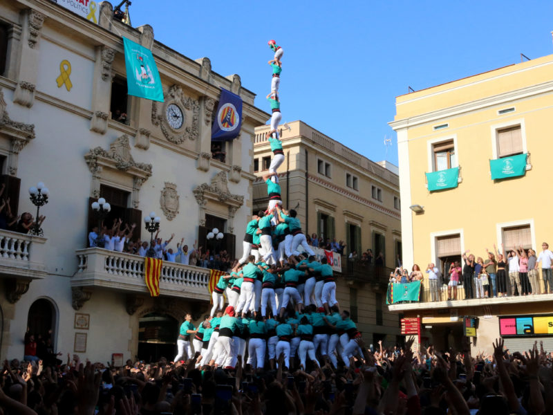 Pilar de 9 amb folre, manilles i puntals carregat pels Castellers de Vilafranca a la diada de Tots Sants 2022, el primer de la història del món casteller Data de publicació: dimarts 01 de novembre del 2022, 14:57 Localització: Vilafranca del Penedès Autor: Gemma Sánchez