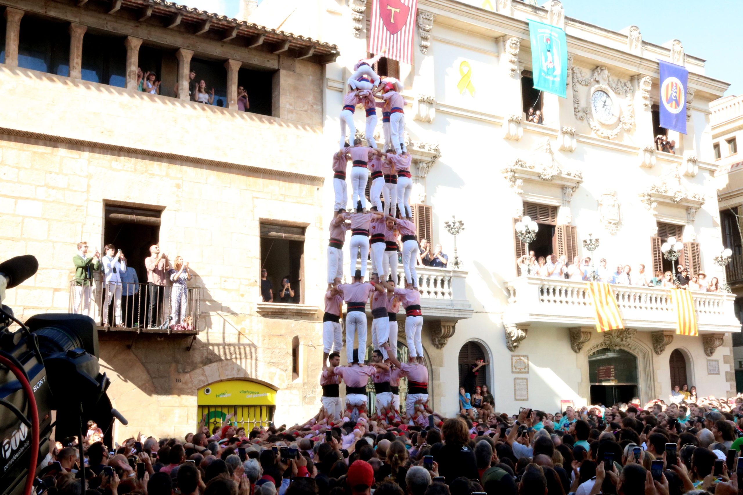 5 de 8 descarregat pels Xiquets de Tarragona a la diada de Tots Sants del 2022  Data de publicació: dimarts 01 de novembre del 2022, 13:10  Localització: Vilafranca del Penedès  Autor: Gemma Sánchez