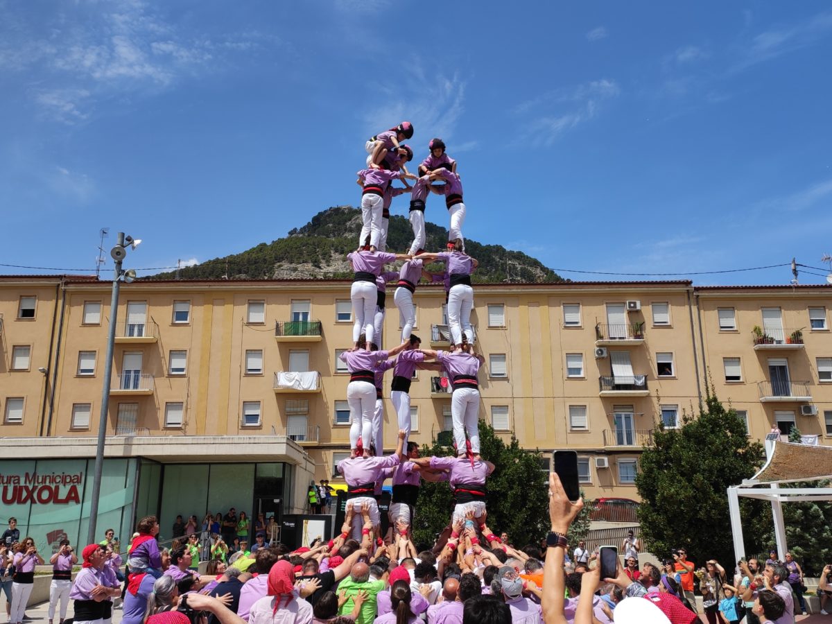 La Colla Jove de Tarragona porta els castells a Alcoi i estreny lligams amb el País Valencià