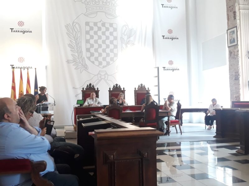 Vista del ple de l'Ajuntament de Tarragona durant l'aprovació de les mesures pels ofegaments al Miracle