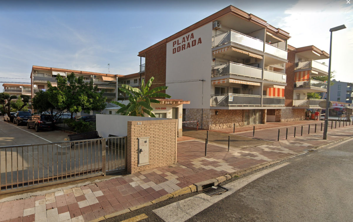 Un bloc de pisos amb segones residències ubicat a Cambrils (Baix Camp)
