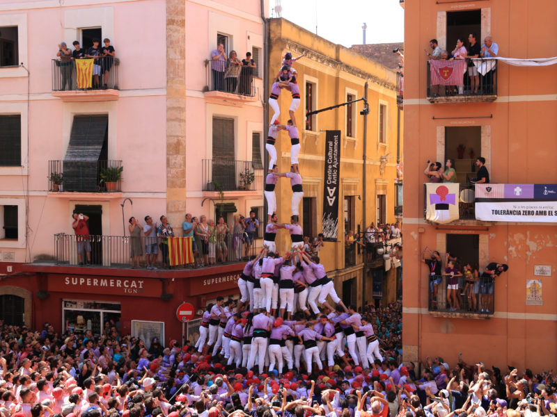 Aleta del 2 de 9 amb folre i manilles carregat per la Colla Jove Xiquets de Tarragona a la segona ronda de la diada de Sant Magí Data de publicació: dissabte 19 d’agost del 2023, 13:12 Localització: Tarragona Autor: Ariadna Escoda