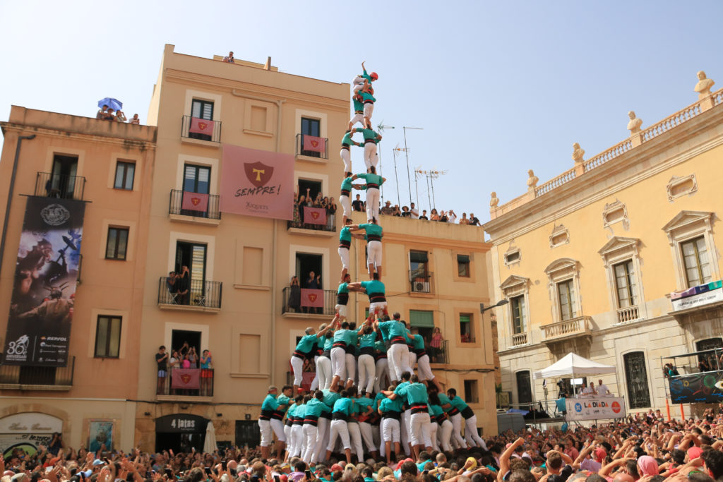 Aleta del 3 de 10 amb folre i manilles carregat pels Castellers de Vilafranca en la segona ronda de la diada del primer diumenge de Santa Tecla de Tarragona
Data de publicació: diumenge 17 de setembre del 2023, 13:54
Localització: Tarragona
Autor: Neus Bertola / Ariadna Escoda