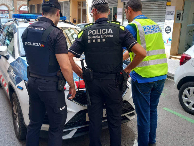 Agents dels Mossos d'Esquadra, de la Guàrdia Urbana i la Policia Nacional, en un operatiu policial a Tarragona Data de publicació: dimarts 05 de setembre del 2023, 16:40 Localització: Tarragona Autor: Cedida Mossos d'Esquadra