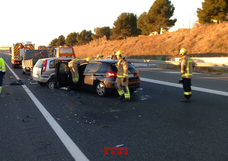 Bombers en un accident a l'A-27