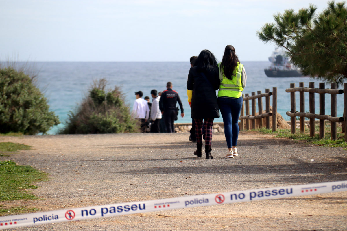 Un menor i un home que intentava salvar-lo moren ofegats a la platja del Miracle de Tarragona