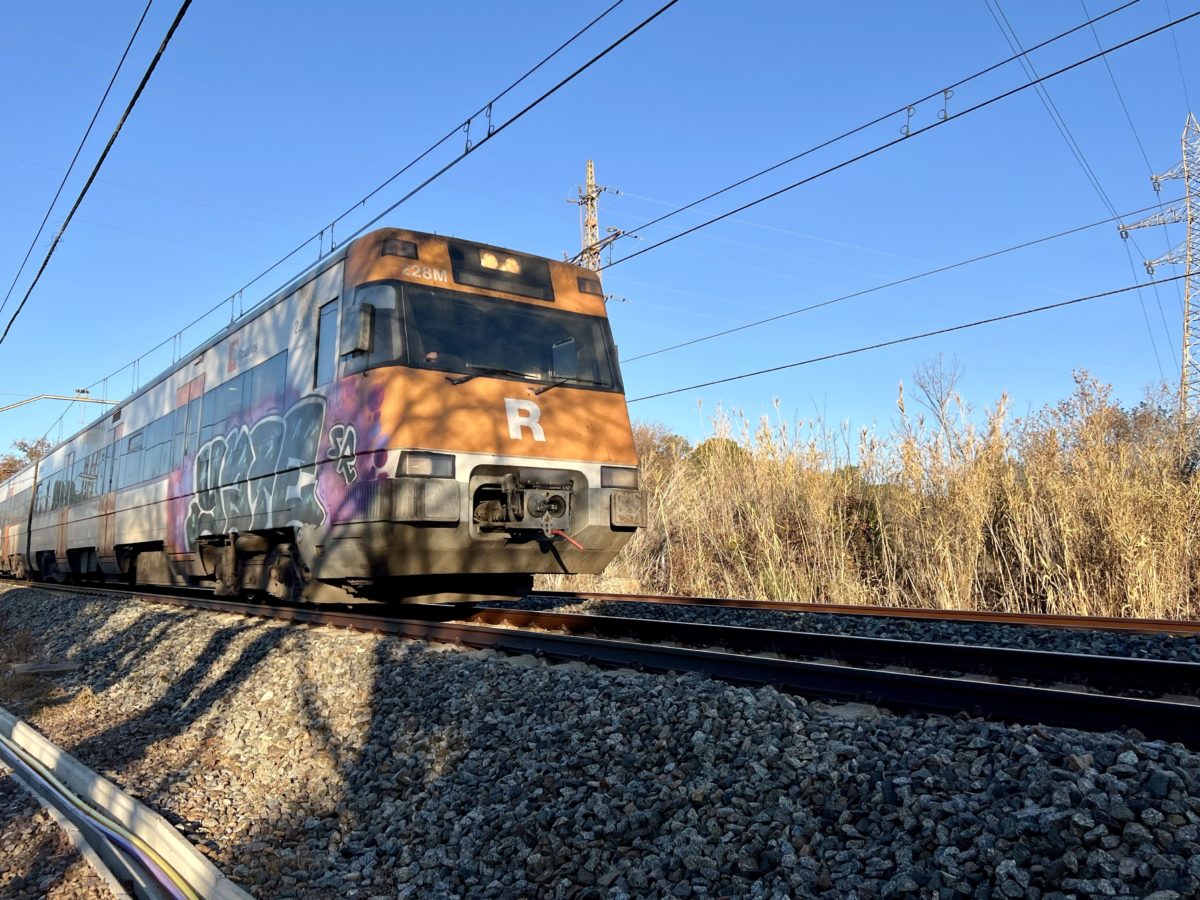 Un robatori de coure entre l’Arboç i els Monjos provoca retards a l’R4 de Rodalies