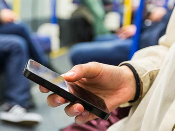 L’EMT millorarà l’aplicació per mòbils sobre el servei d’autobusos ‘EtMou’