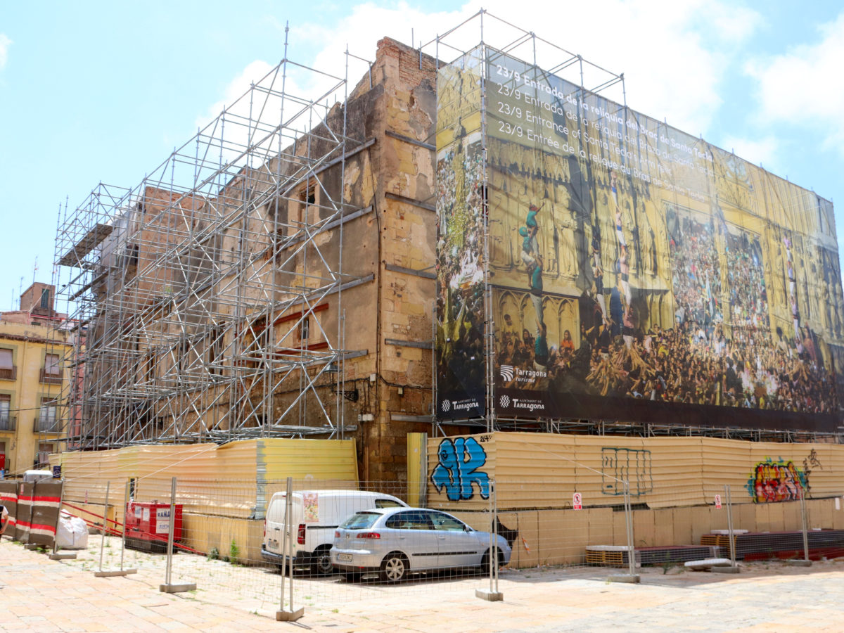 La compra de Ca l’Ardiaca per la cadena hotelera Iruña Palace SA, pendent d’una inspecció tècnica
