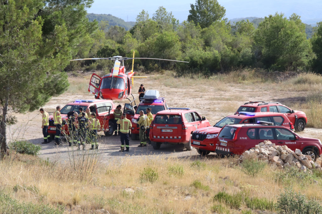 Els Bombers han desplaçat nombrosos mitjans terrestres i aeris per lluitar contra l'incendi de la Figuera
Data de publicació: diumenge 28 de juliol del 2024, 19:17
Localització: La Figuera
Autor: Redacció / Eloi Tost
