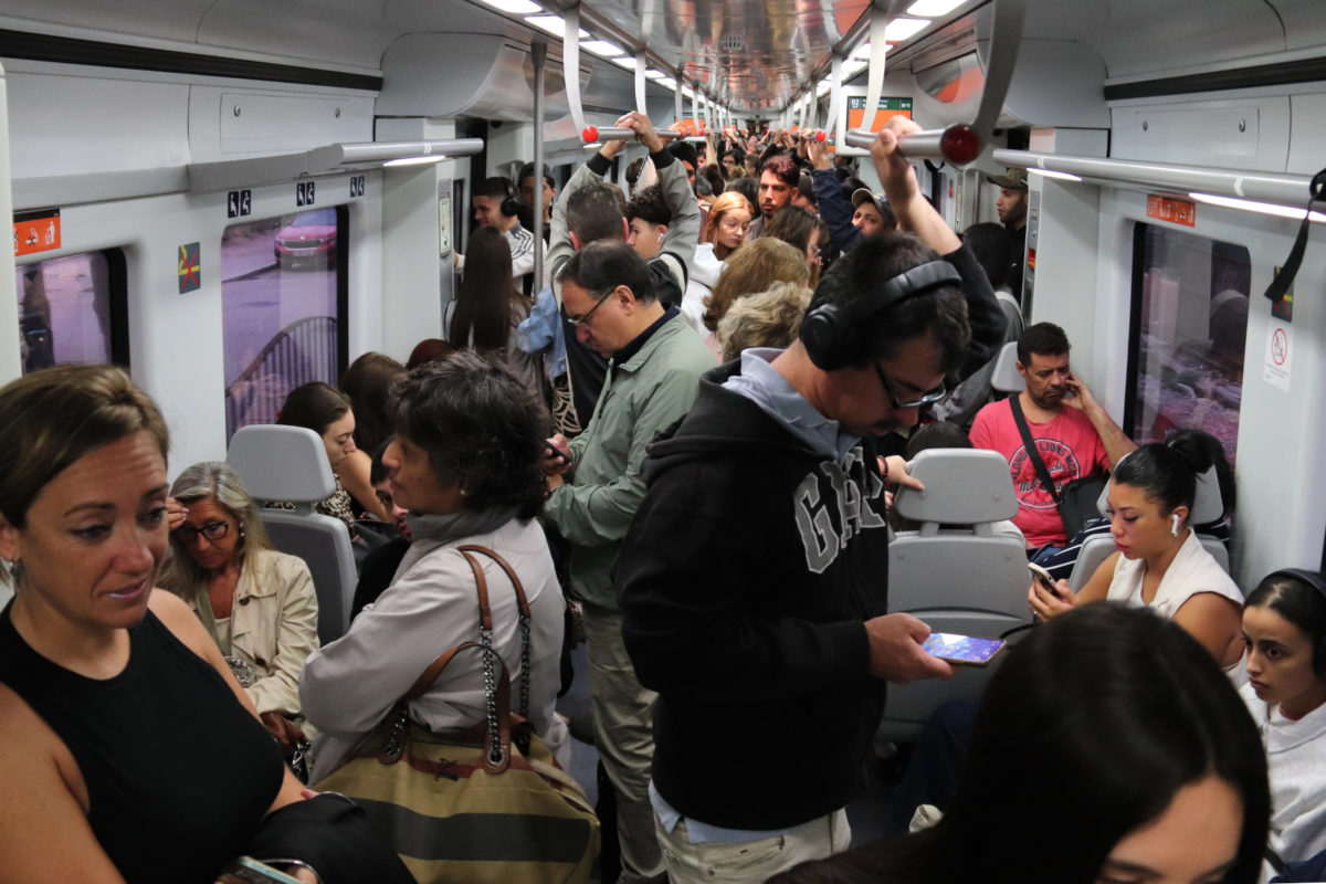 Tren rodalies ple de gent