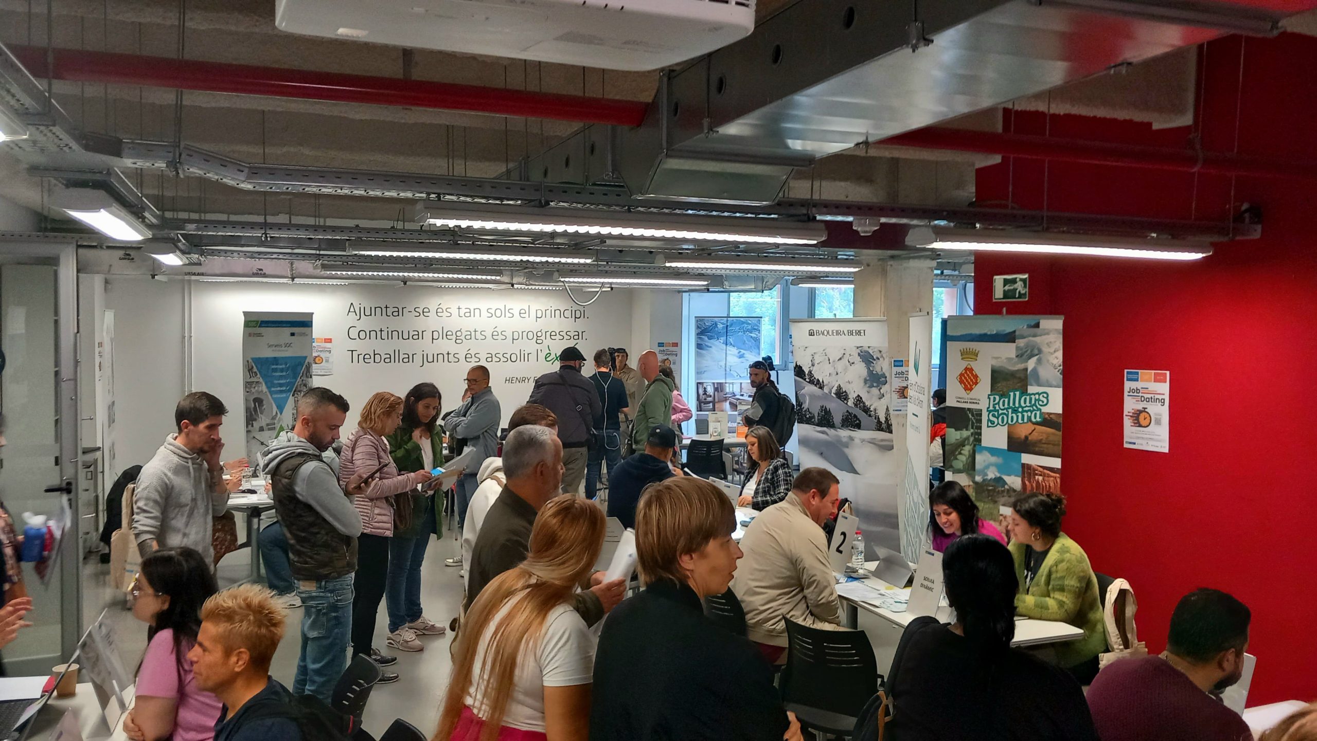 Empreses i candidats es troben al Job Dating PirineusCosta Daurada per
