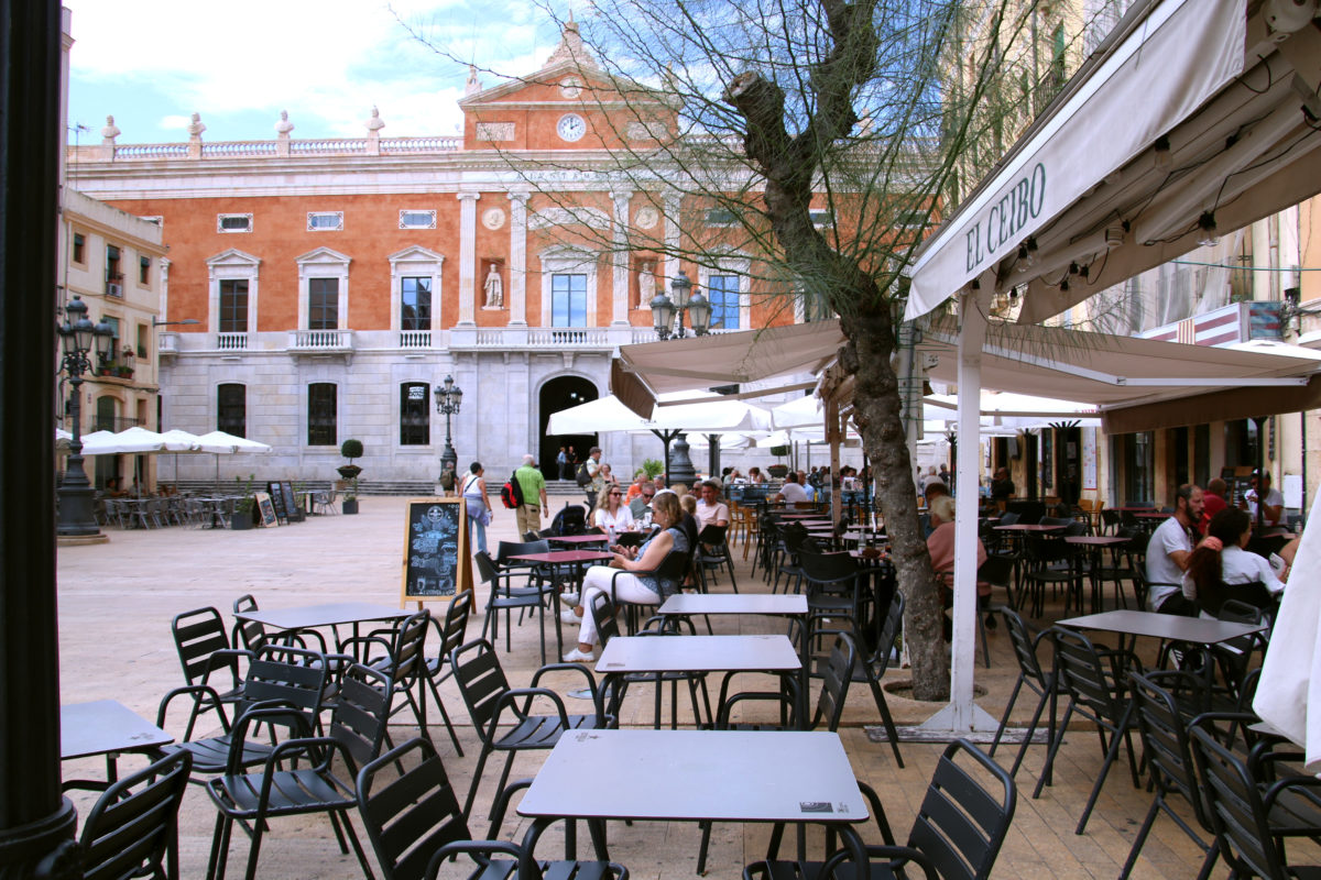 Terrasses a la plaça de la Font