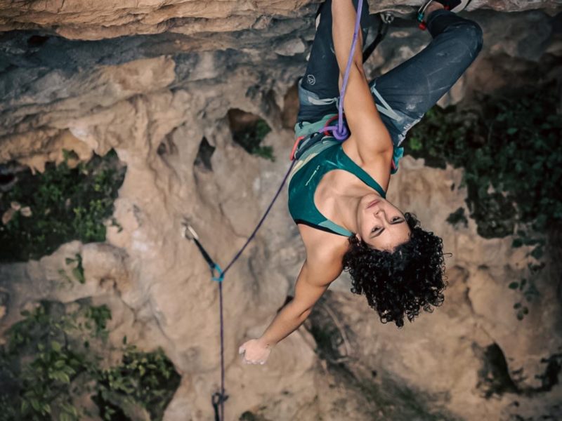 Júlia Benach, escaladora. Foto: Javi Pec